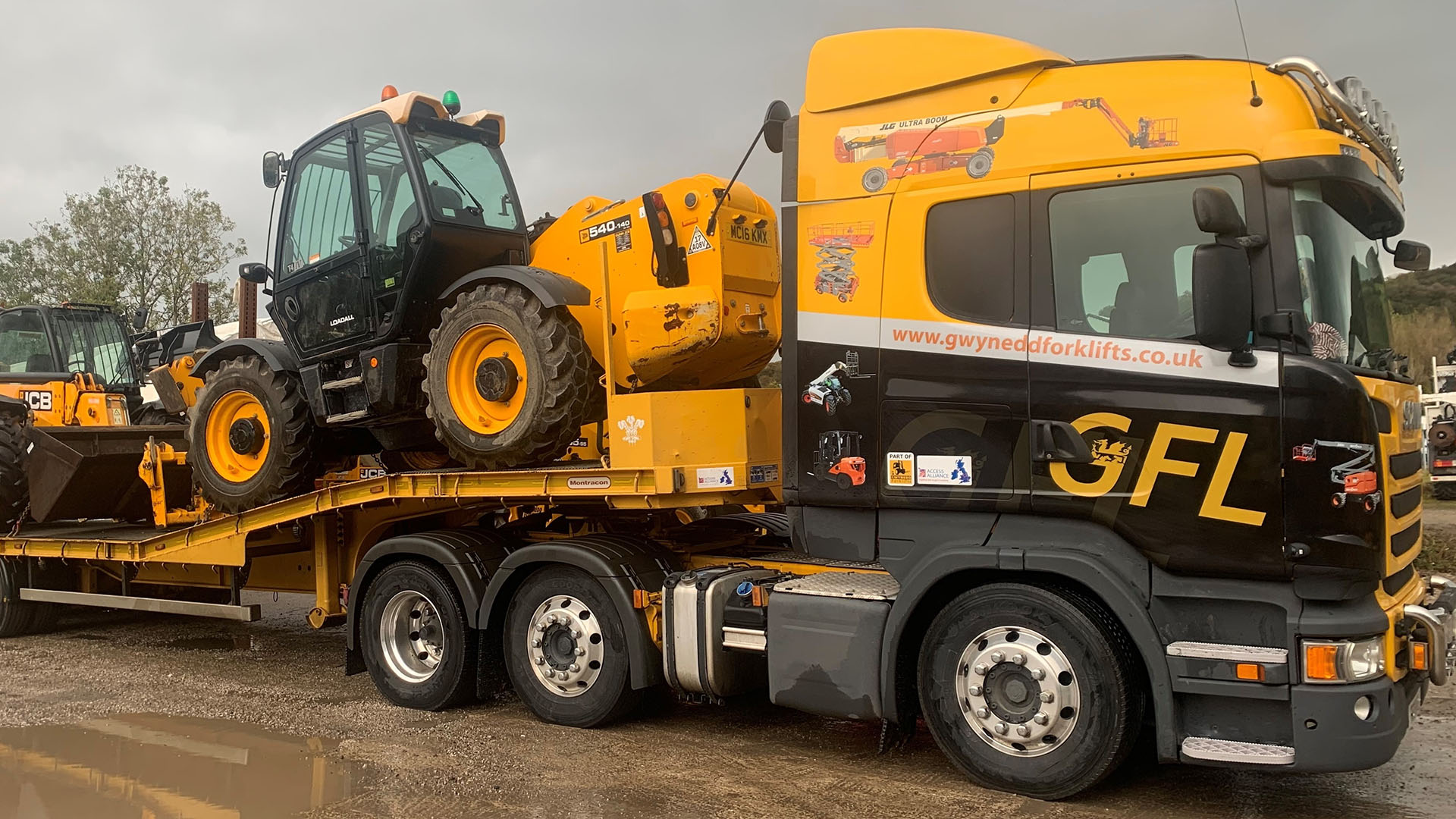 Gwynedd Forklifts loaded truck